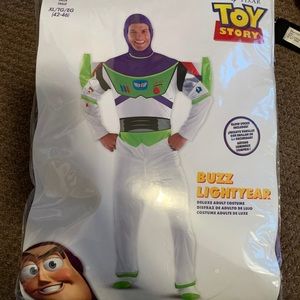 Buzz light year costume. Men XL